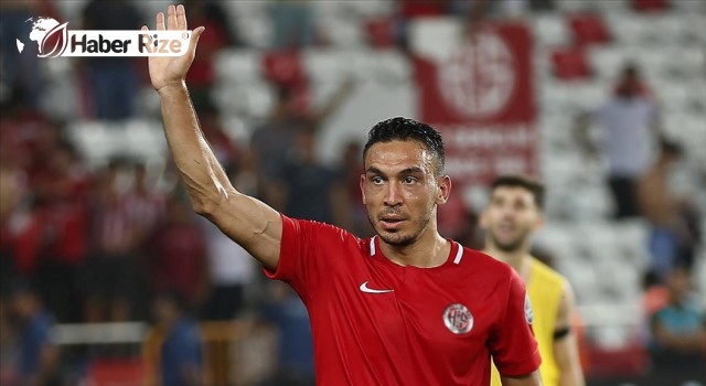 Mevlüt Erdinç, 35 yaşında futbolu bıraktı