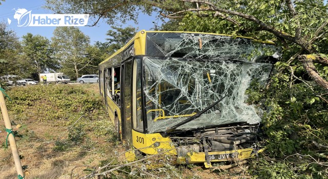 Şarampole devrilen belediye otobüsündeki 21 kişi yaralandı