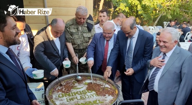 Şehit aileleri ve gazilere aşure ikramı yapıldı