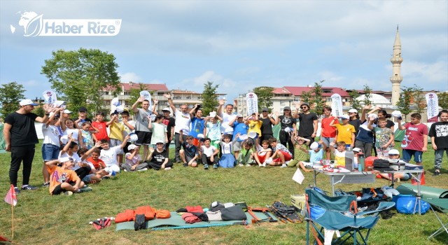 9-13 yaş grubundaki çocuklar Doğa Kampında