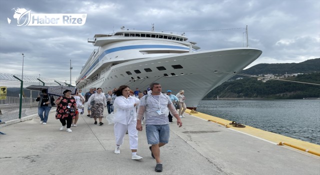 "Astoria Grande" kruvaziyeri 843 yolcusuyla üçüncü kez Amasra'ya geldi