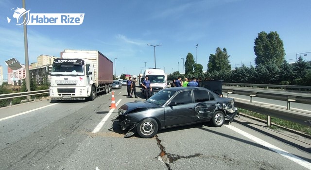 Bariyere çarpan otomobildeki 6 kişi yaralandı