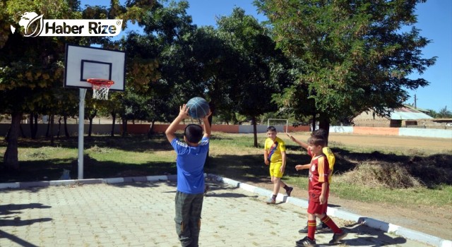 Köy okullarının basketbol potaları meslek lisesinde üretiliyor