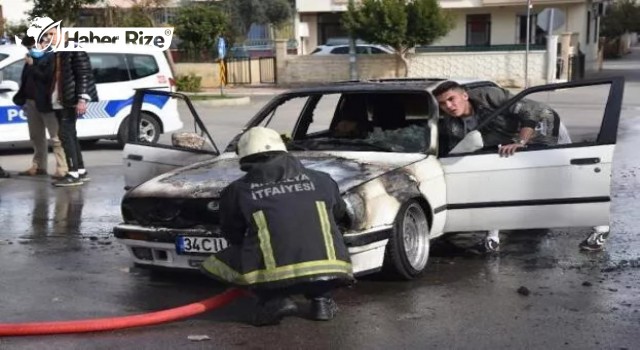 Seyir halindeki otomobilde yangın çıktı