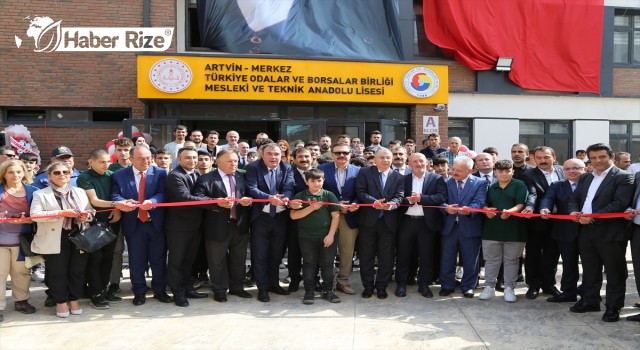 TOBB Başkanı Hisarcıklıoğlu Artvin'de okul açılına katıldı