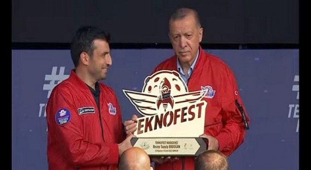 YÖK Başkanı Prof. Dr. Özvar, TEKNOFEST Karadeniz’de EÜ standını ziyaret etti