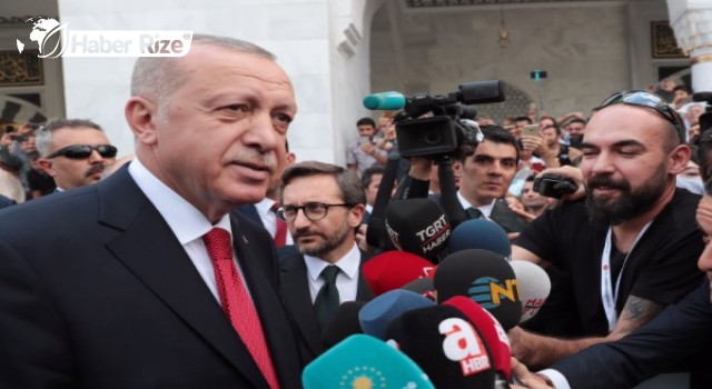 Erdoğan, cuma namazı sonrası gazetecilerin sorularını yanıtladı