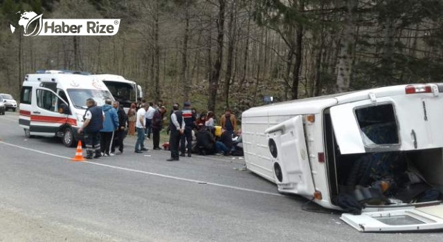 Öğrenci servisi kazası: 17 yaralı