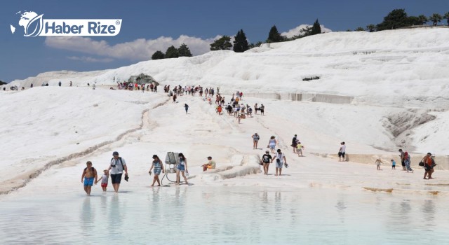 Pamukkale'yi 9 ayda 1 milyon 557 bin kişi ziyaret etti