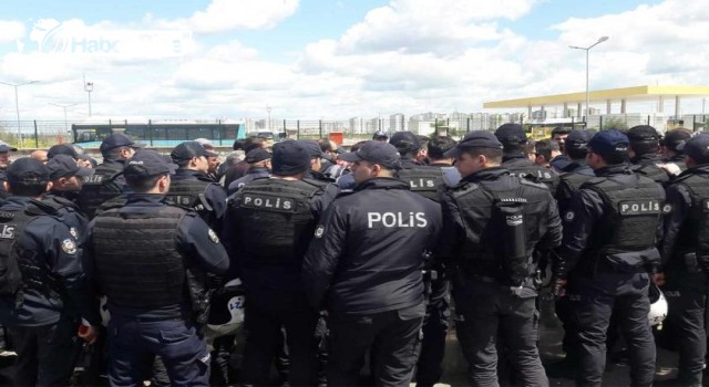 Polis mahküm yakınlarını gözaltına aldı