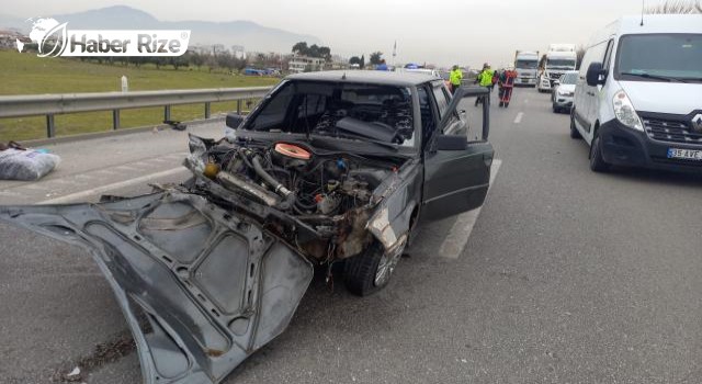 Tıra çarpan otomobildeki 2 kişi yaralandı