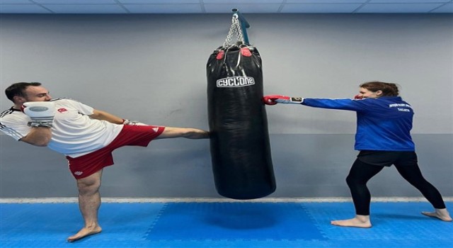 Kick boks sporcuları Avrupa Şampiyonası’nda