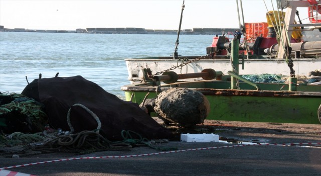 Balıkçıların ağına deniz mayını takıldı