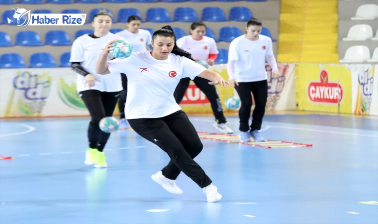 A Milli Kadın Hentbol Takımı, yarın Rize'de Karadağ'ı konuk edecek
