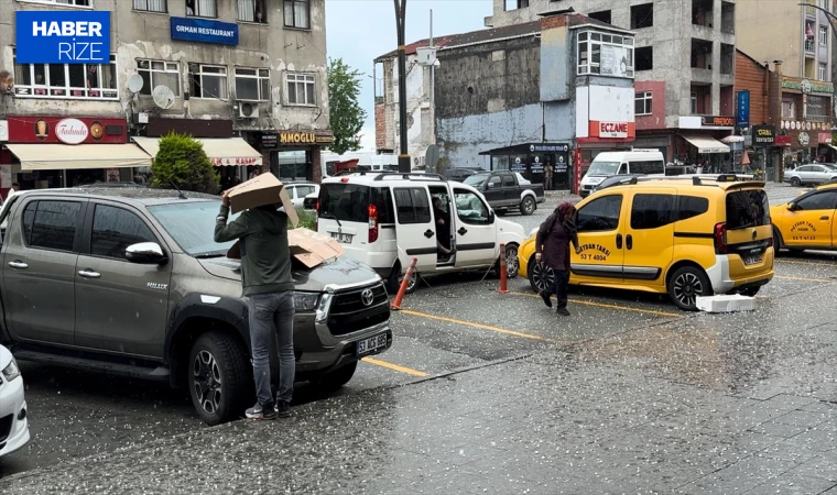 Rize’de sağanak ve dolu etkili oldu