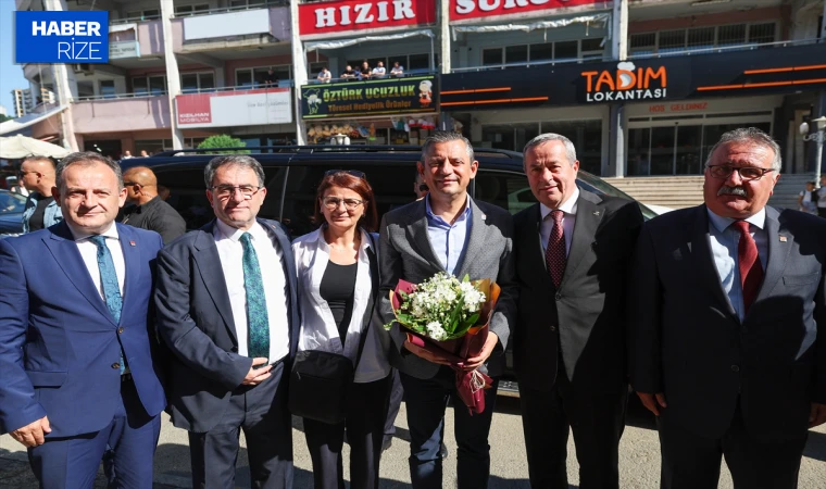 Özel, Rize'de partisinin belediye başkanlıklarını ziyaret etti