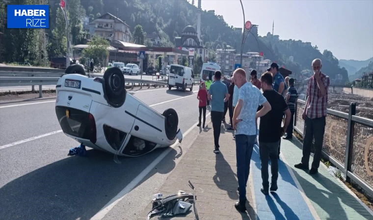 Rize’de bariyerlere çarparak devrilen otomobilin sürücüsü yaralandı