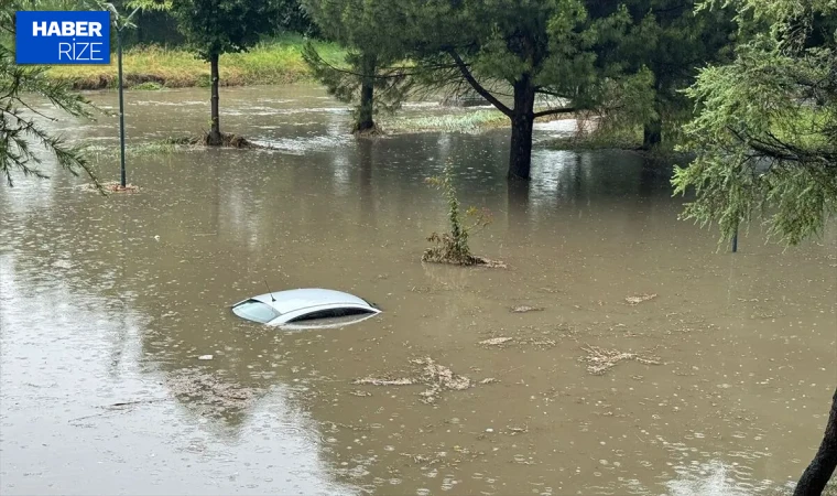 Bursa'da sağanak ve dolu etkili oldu