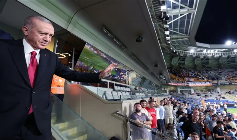Cumhurbaşkanı Erdoğan, Rams Başakşehir-La Fiorita maçını izledi