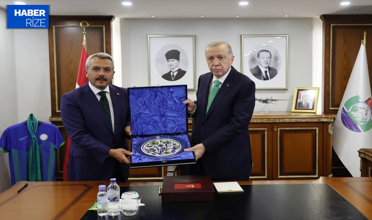 Cumhurbaşkanı Erdoğan Rize Valiliğini ziyaret etti