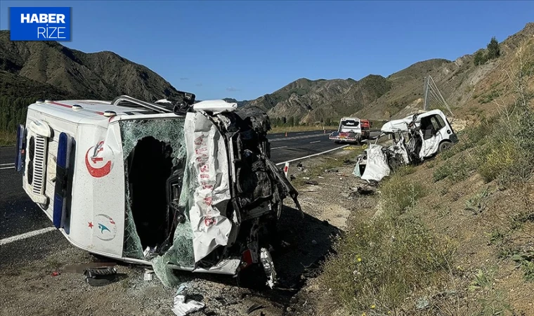 Erzurum'da ambulans ile ticari aracın çarpışması sonucu 4 kişi hayatını kaybetti