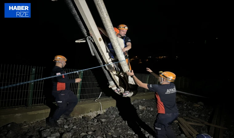 Rize’de derede mahsur kalan 2 kişi AFAD tarafından kurtarıldı