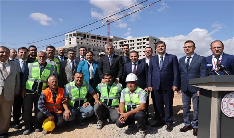 Sağlık Bakanı Memişoğlu: Yetkisiz sağlık hizmeti sunumunu engelleyeceğiz