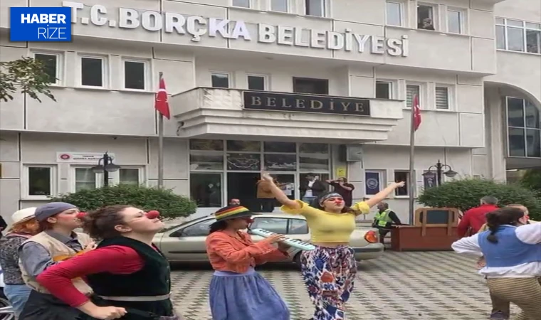 Borçka 3. Tiyatro Festivali Coşkuyla Başladı!