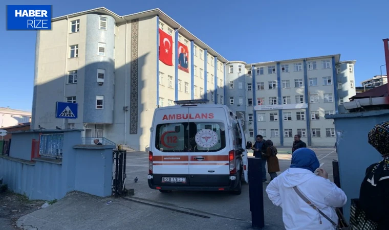 Rize'de Hafif ticari aracın çarptığı çocuk yaralandı