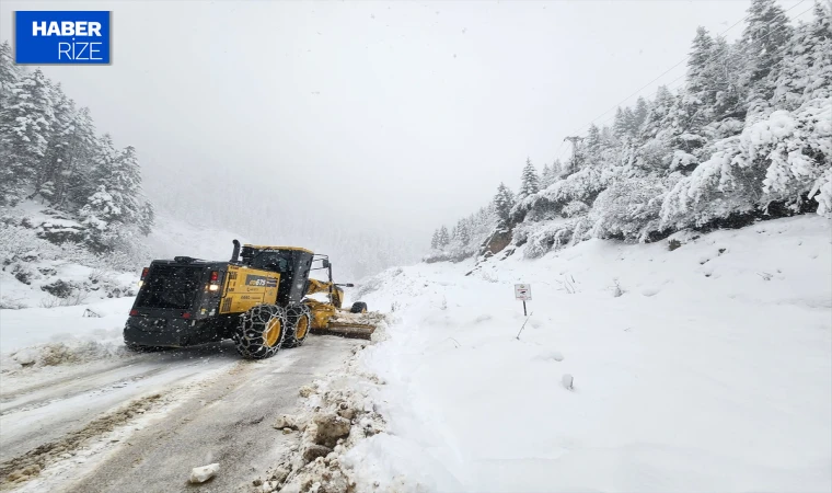 Karadeniz'de karla mücadele çalışmaları devam ediyor