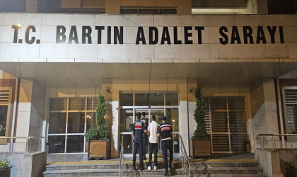 Bartın’da 1 kişiyi silahla yaralayan 2 zanlı tutuklandı