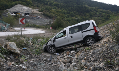 Kastamonu’da devrilen otomobildeki 5 kişi yaralandı