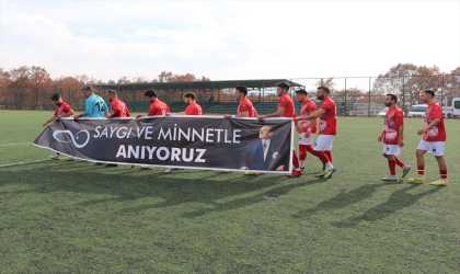 Havza Belediyesporlu futbolculardan Atatürk pankartı