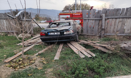 Amasya’da otomobil devrildi 4 kişi yaralandı