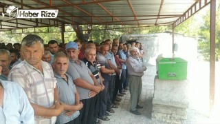 Balkonda Uyuduğu Sırada Bıçaklanan Kadının Cenazesi Toprağa Verildi