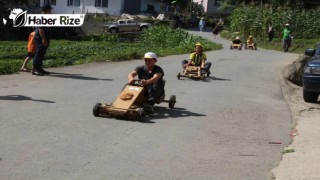 Rize'de tahta arabalar "Laz Ralli"de yarıştı