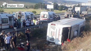 Yolcu otobüsünün şarampole devrilmesi sonucu 1 kişi öldü, 30 kişi yaralandı