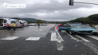 2 dakika arayla aynı kavşakta 2 trafik kazası: 5 yaralı