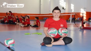 Bacağı kesilen Bengisu Voleybol Milli Takımı'nın başarısı için ter döküyor