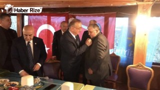 Eski bakan Bahattin Şeker ve 250 kişi İYİ Parti’ye geçti