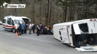 Öğrenci servisi kazası: 17 yaralı