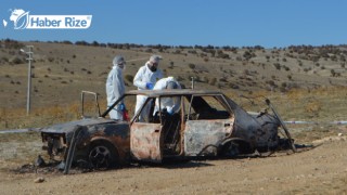 Yanmış otomobilin içinde 2 erkek cesedi bulundu