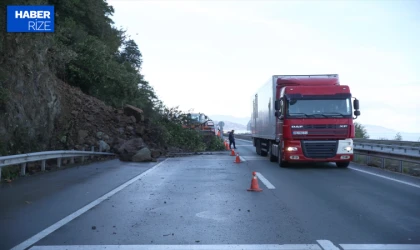 Karadeniz Sahil Yolu'nda heyelan sonrası çalışmalar sürüyor